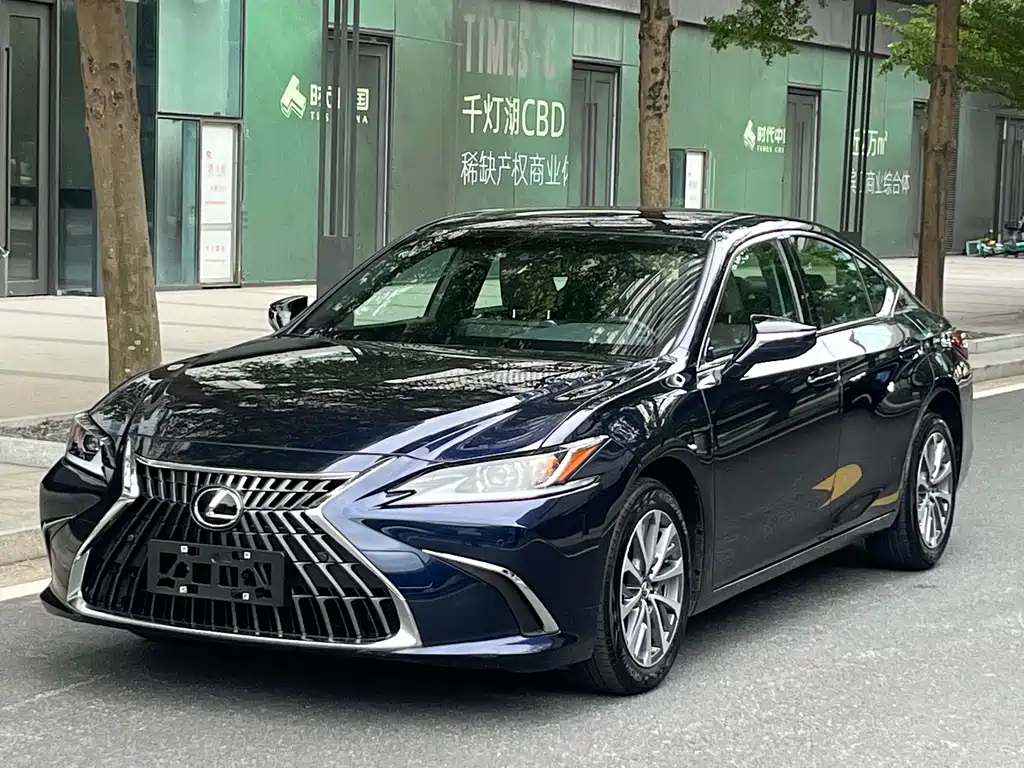 Lexus ES 2024 — фото 1