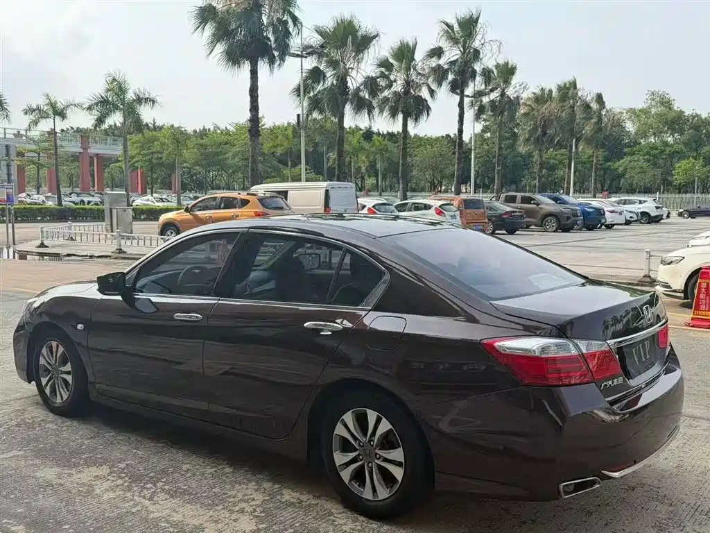 Honda Accord 2014 — фото 7