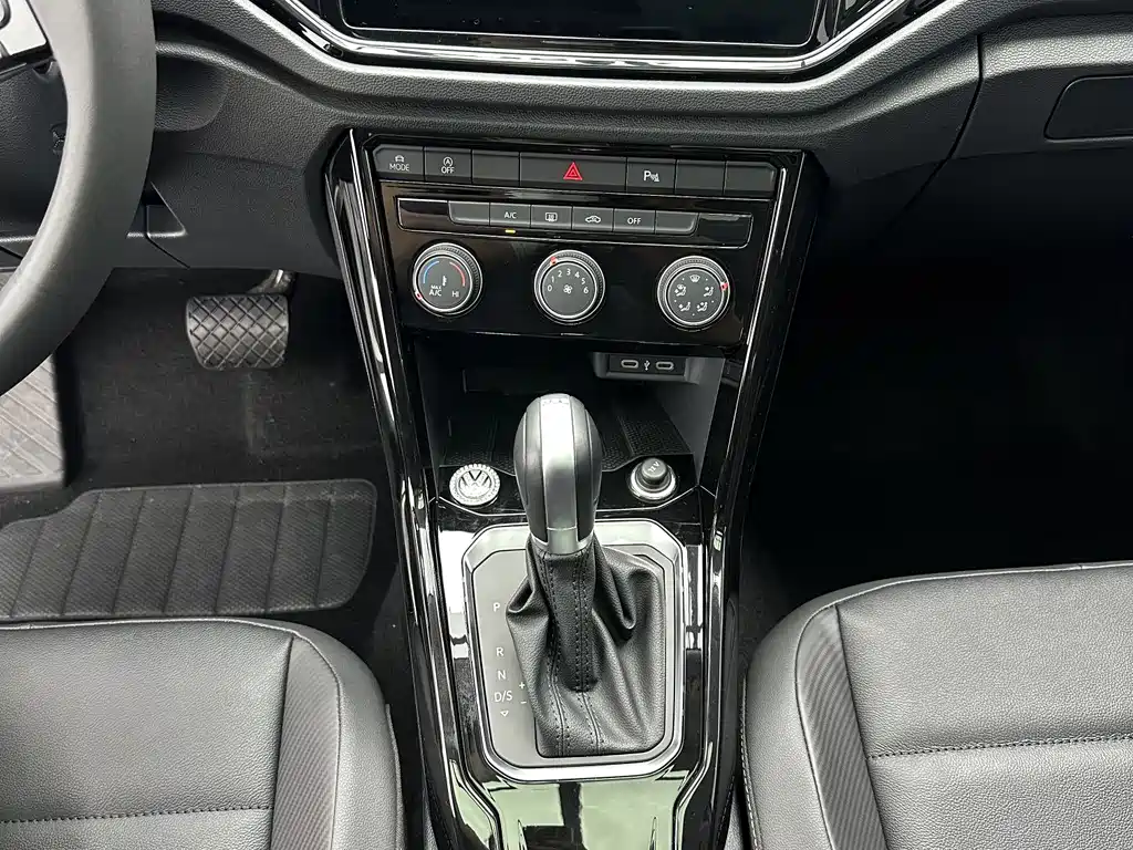 Volkswagen T-Roc 2022 — фото 16