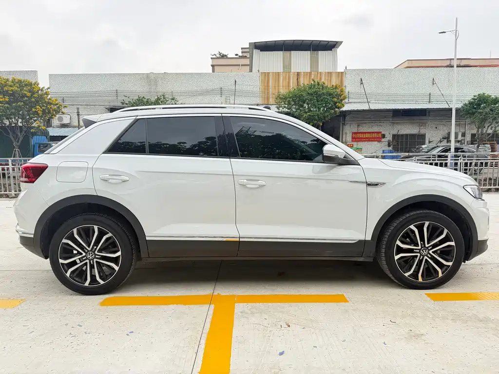 Volkswagen T-Roc 2021 — фото 7