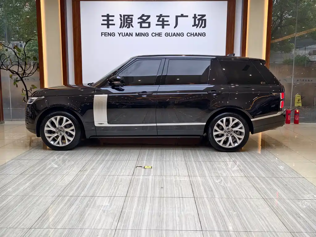 Land Rover Range Rover 2021 — фото 27