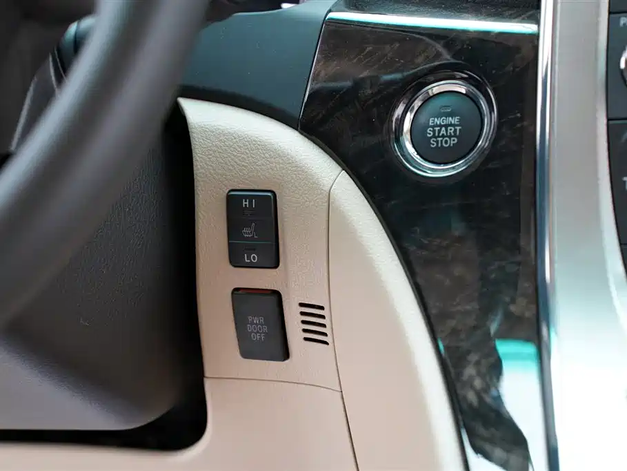 Toyota Alphard 2014 — фото 32
