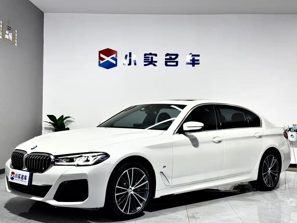 BMW 5 Series 2022 — фото 1