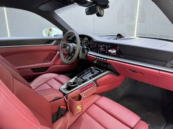 Porsche 911 2023