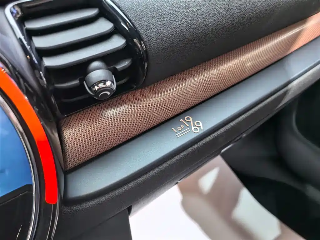 MINI Clubman 2024 — фото 14