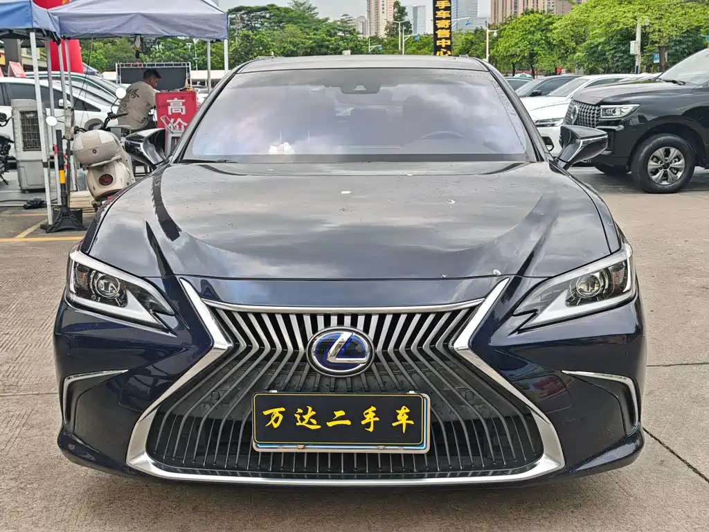 Lexus ES 2019 — фото 2