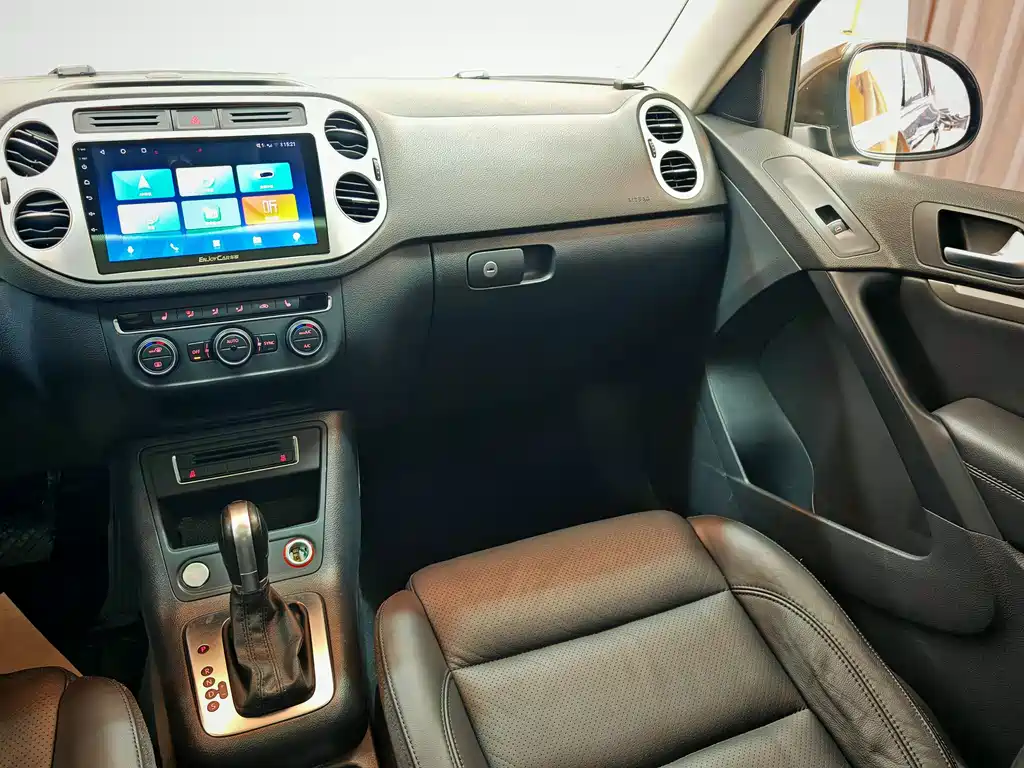 Volkswagen Tiguan 2015 — фото 14
