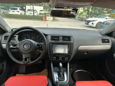 Volkswagen Sagitar 2012