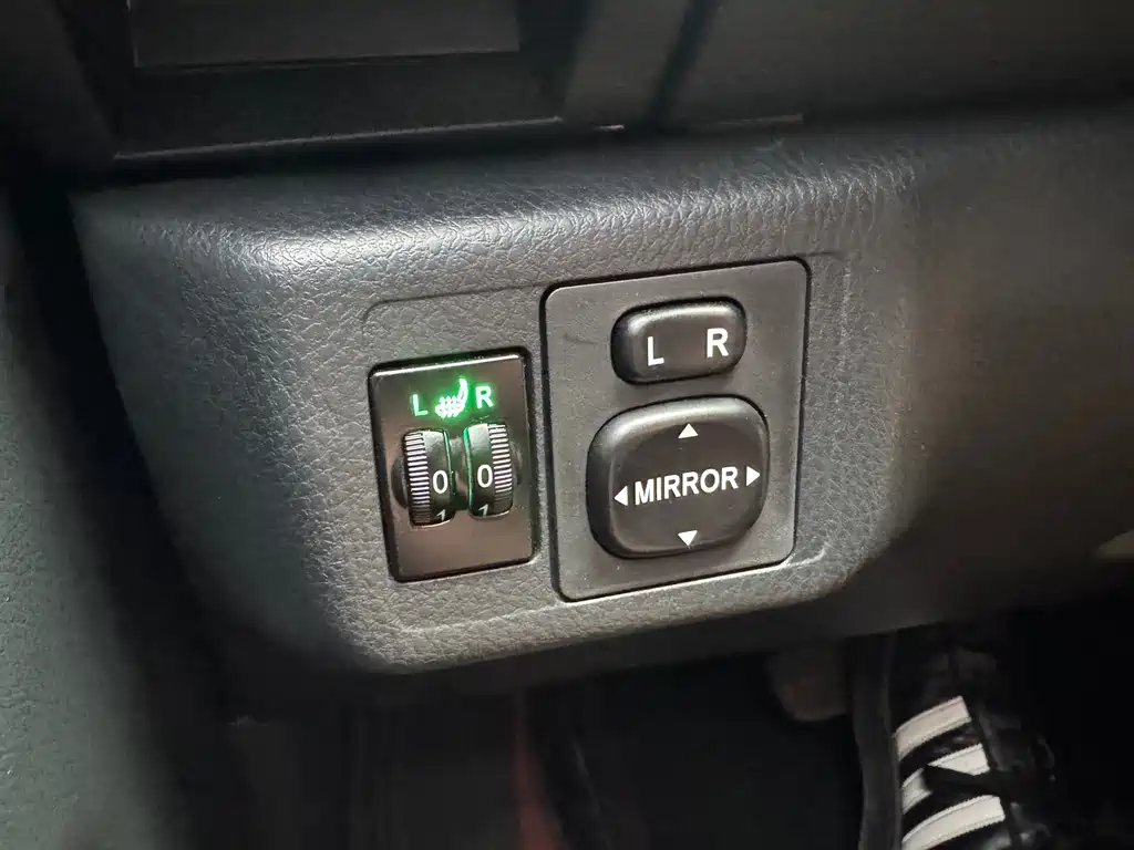 Toyota Yaris L 2023 — фото 17