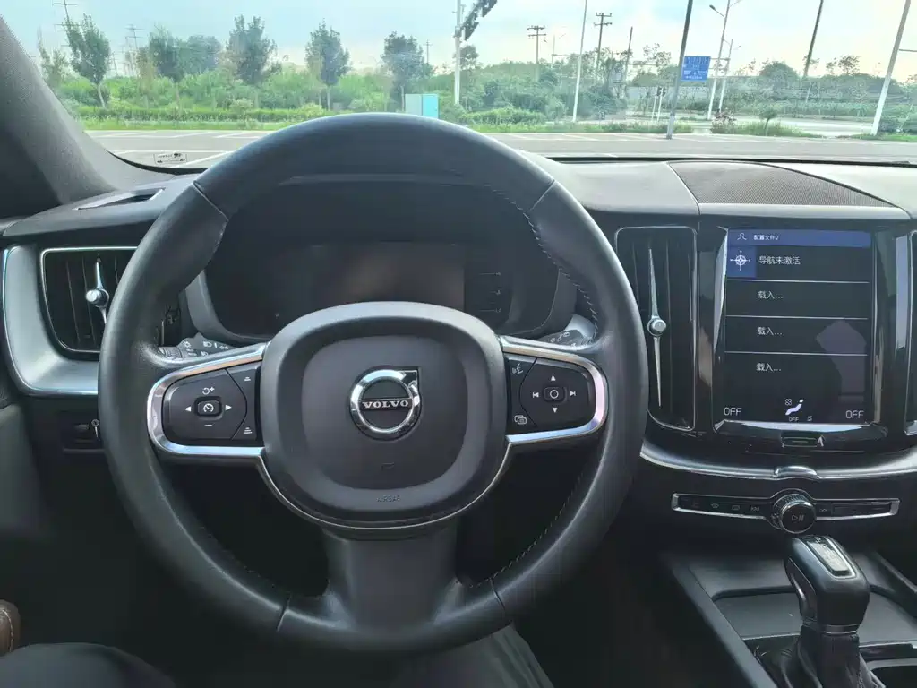 Volvo XC60 2020 — фото 10