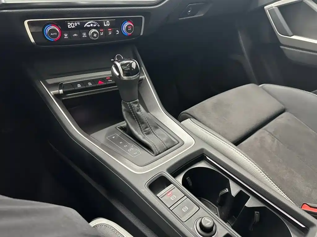 Audi Q3 2023 — фото 18