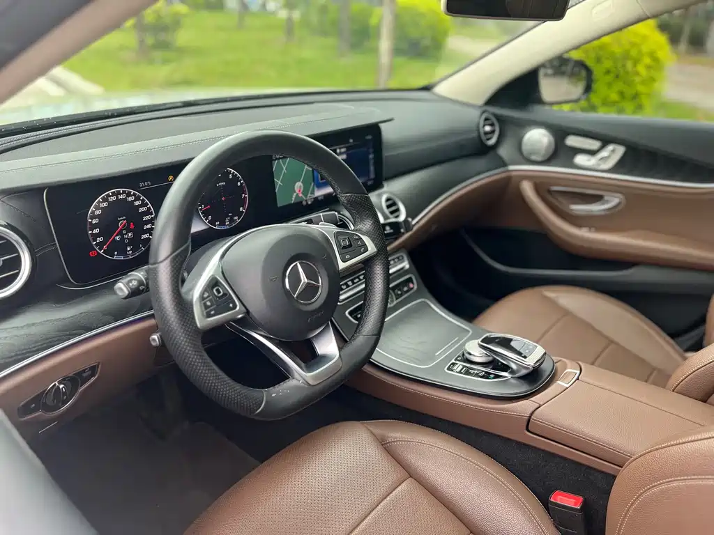 Mercedes-Benz E-Class 2018 — фото 15