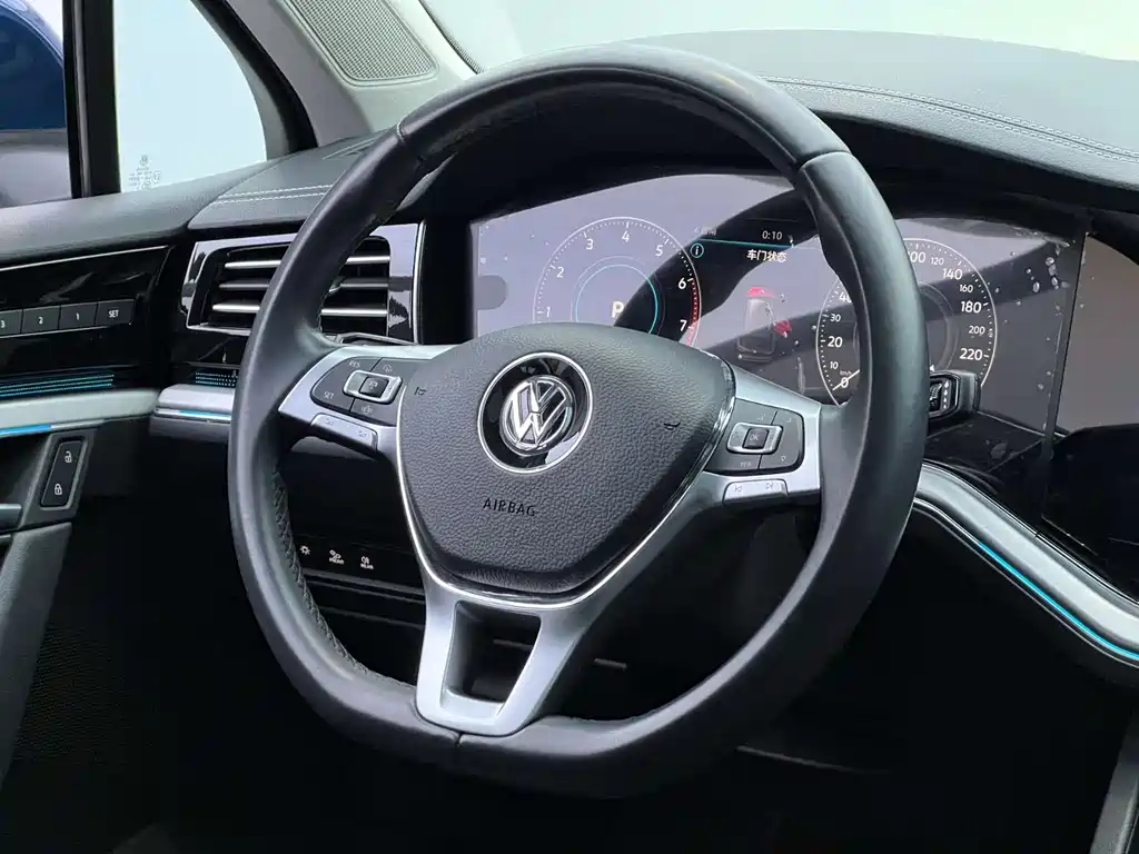Volkswagen Touareg 2020 — фото 12