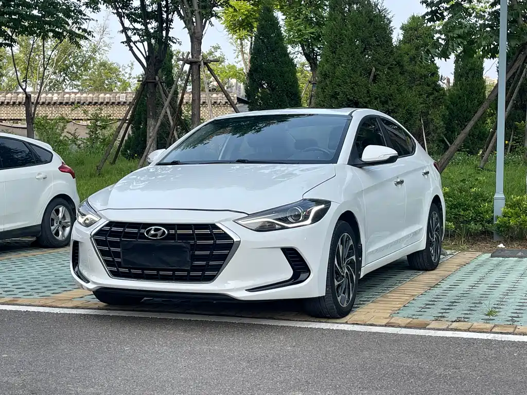 Hyundai Elantra 2020