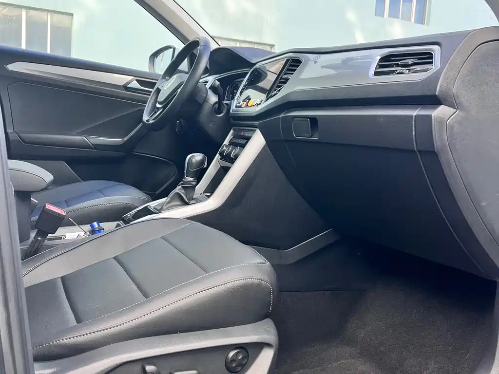 Volkswagen T-Roc 2022 — фото 13