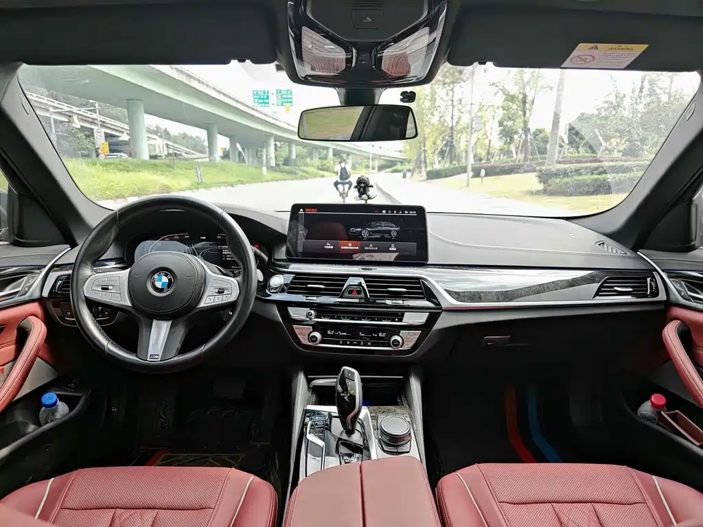 BMW 5 Series 2024 — фото 13