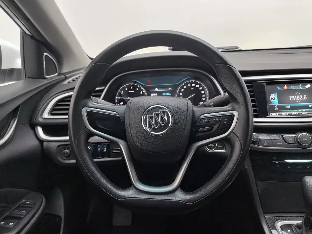 Buick Excelle 2016 — фото 11