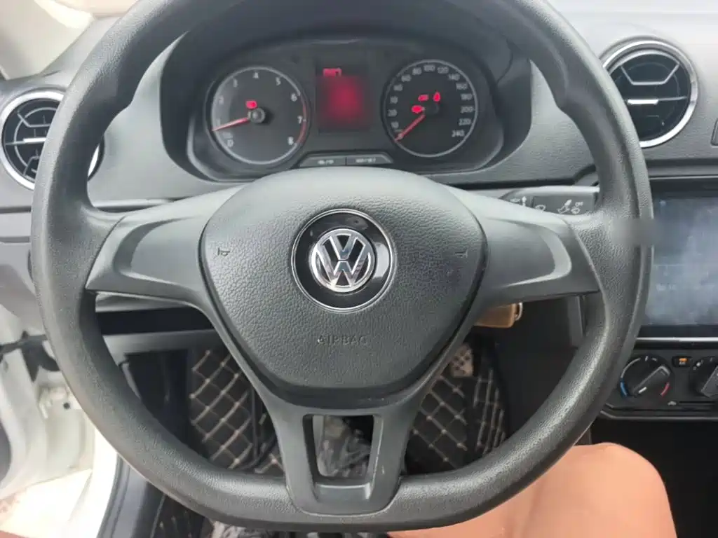 Volkswagen Jetta 2018 — фото 11