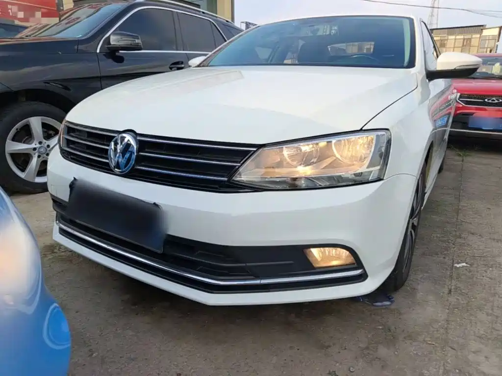 Volkswagen Sagitar 2016