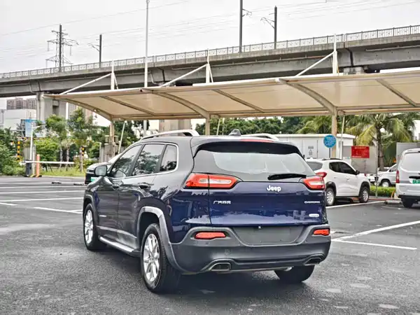 Jeep Cherokee 2016