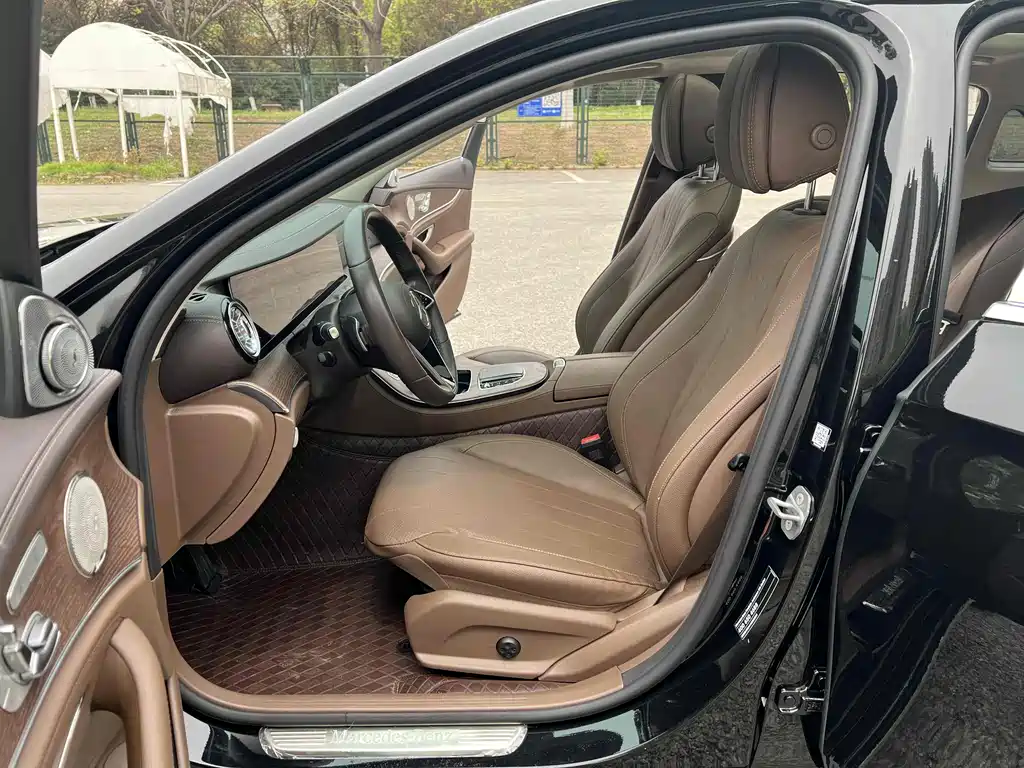 Mercedes-Benz E-Class 2023