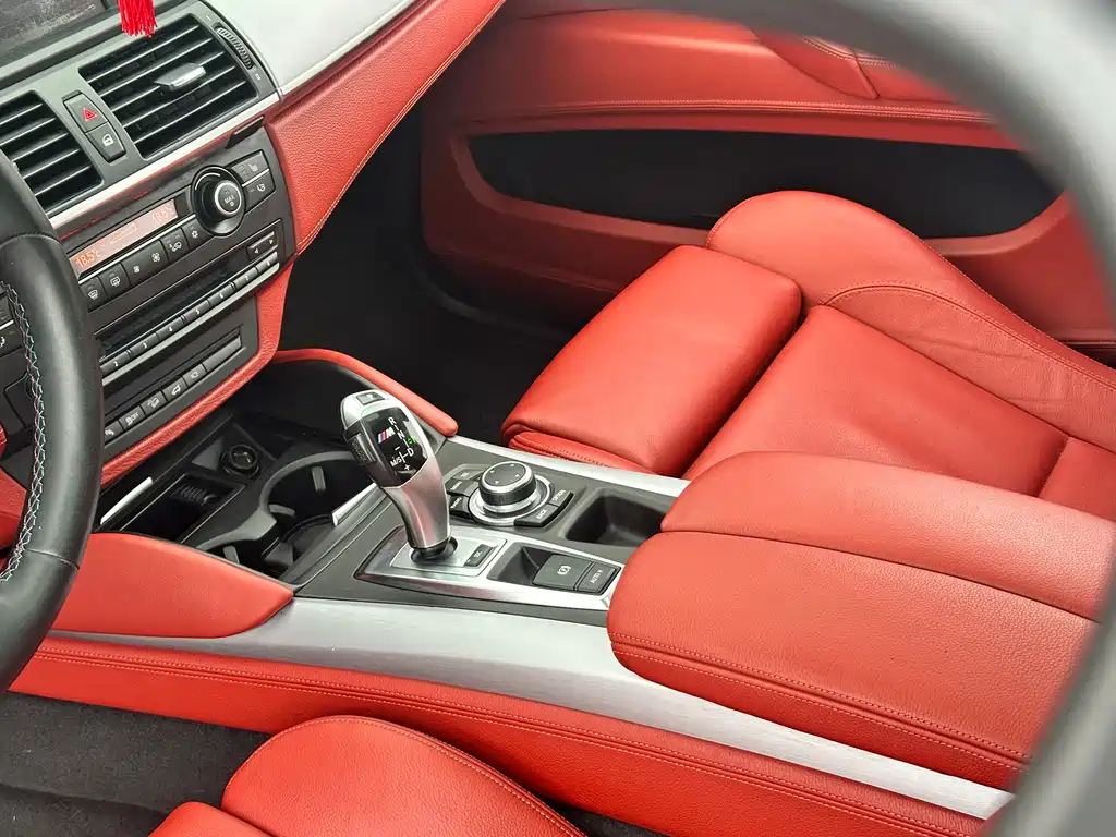 BMW X6 M 2013 — фото 26