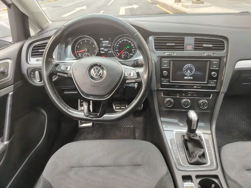 Volkswagen Golf 2018 — фото 13