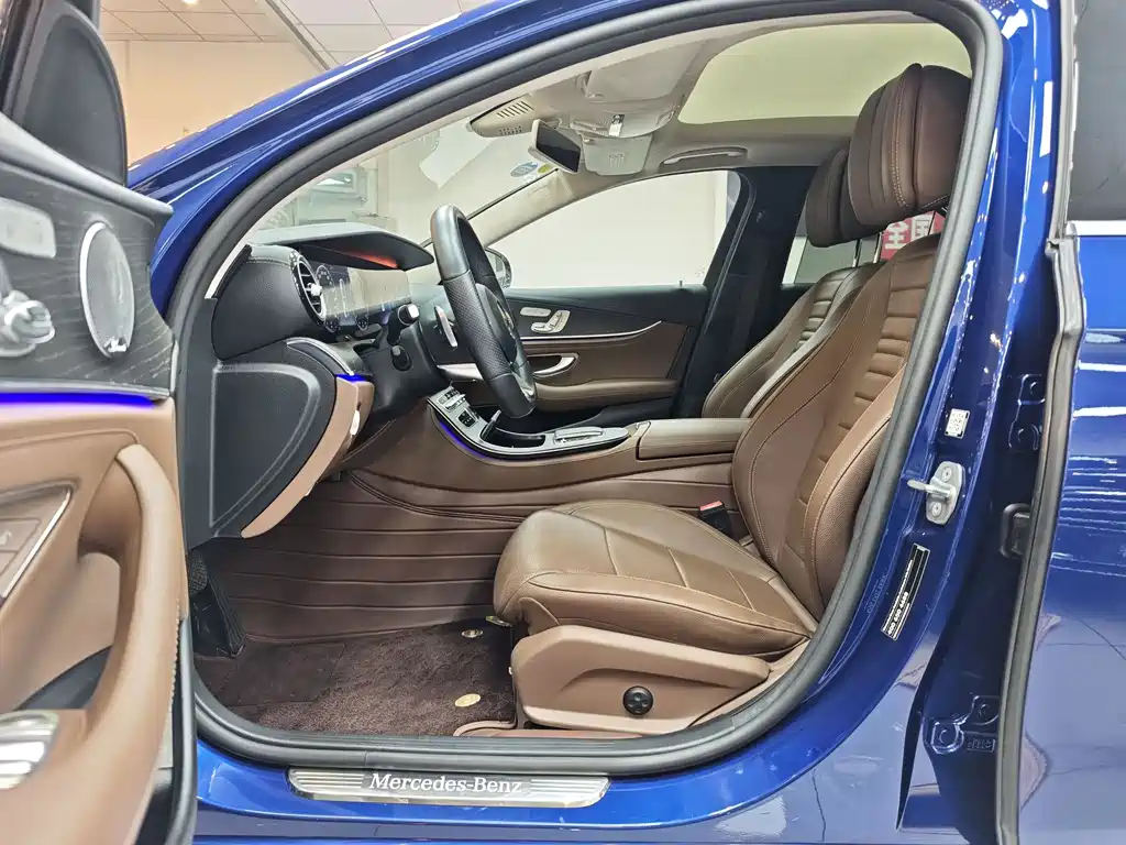 Mercedes-Benz E-Class 2019 — фото 15