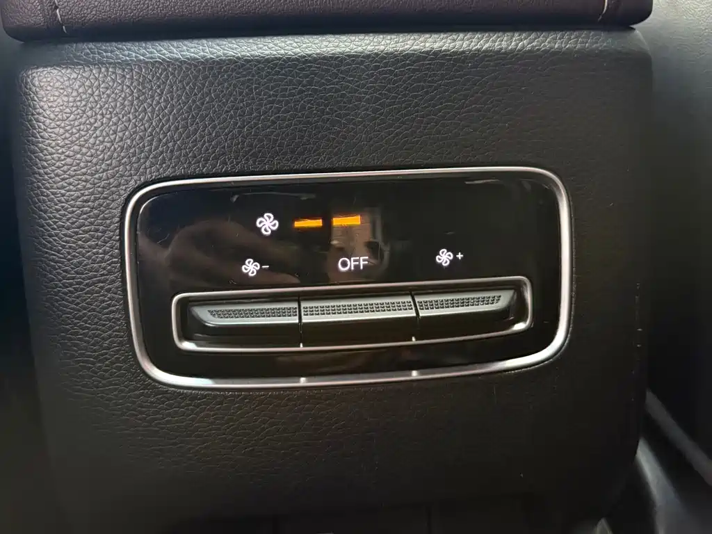 GAC Trumpchi M6 2022 — фото 12