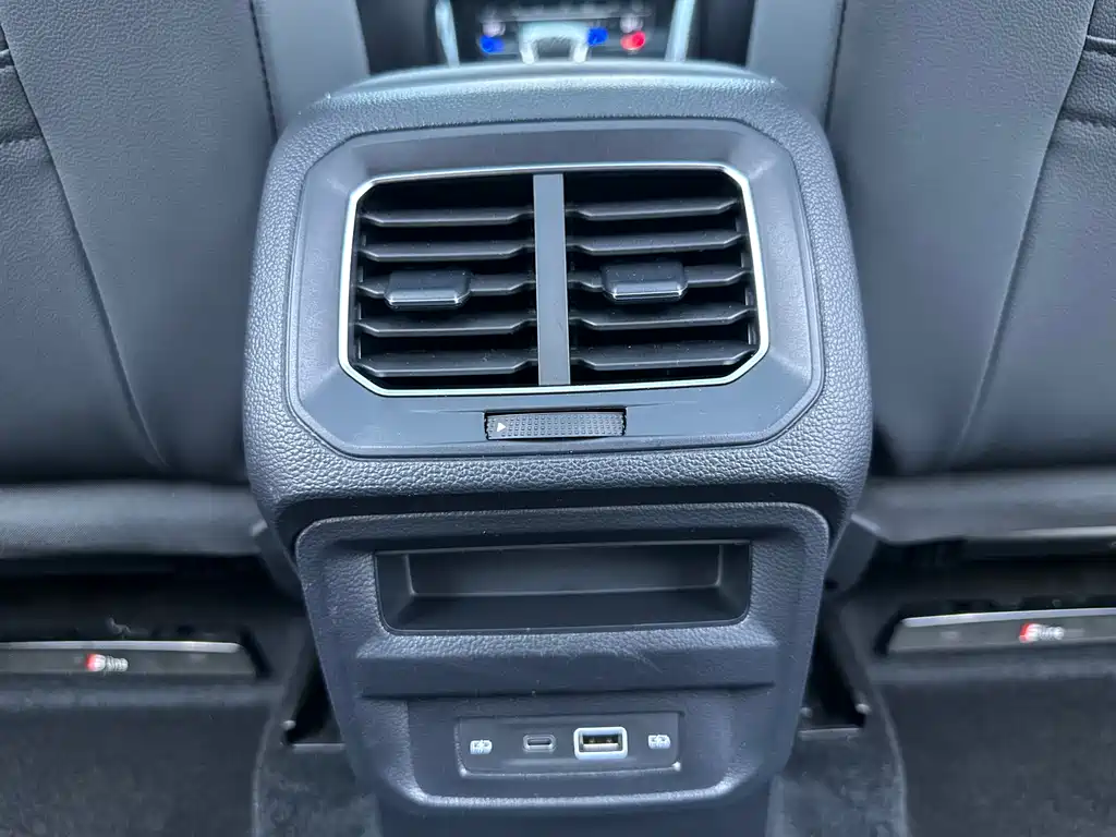Volkswagen Tiguan L 2023 — фото 24