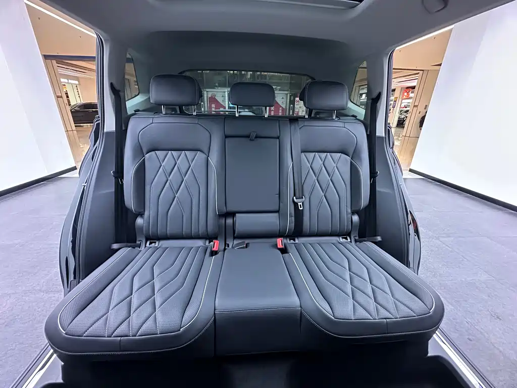 Volkswagen Tiguan L 2023 — фото 21
