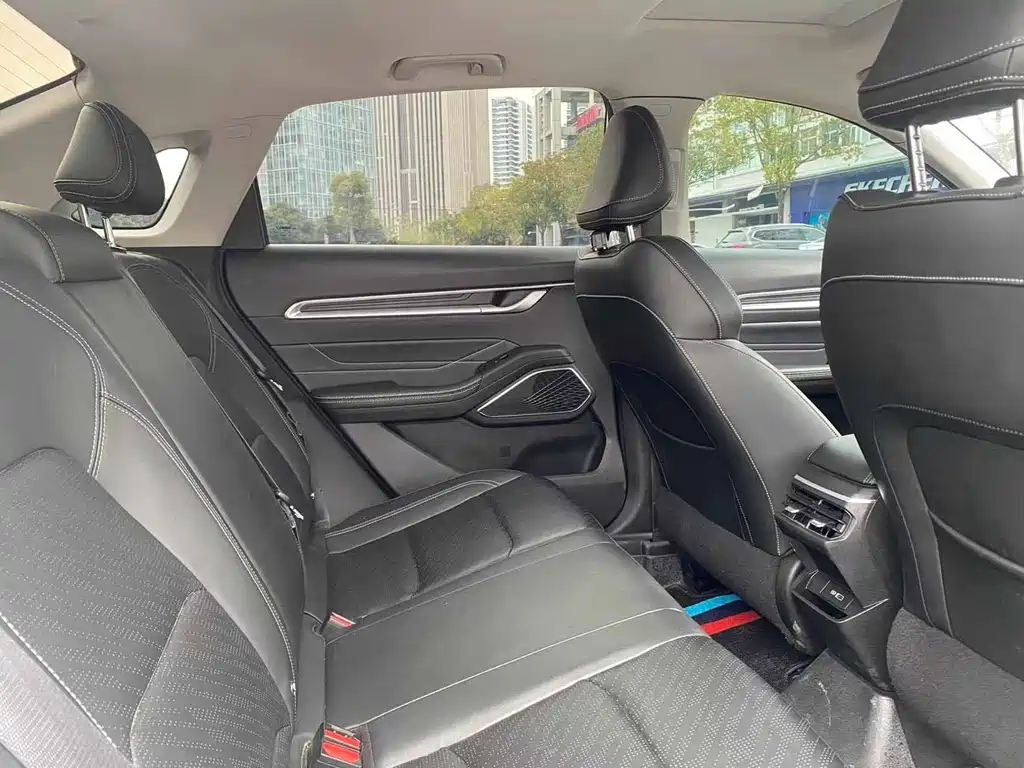 Geely Emgrand 2023