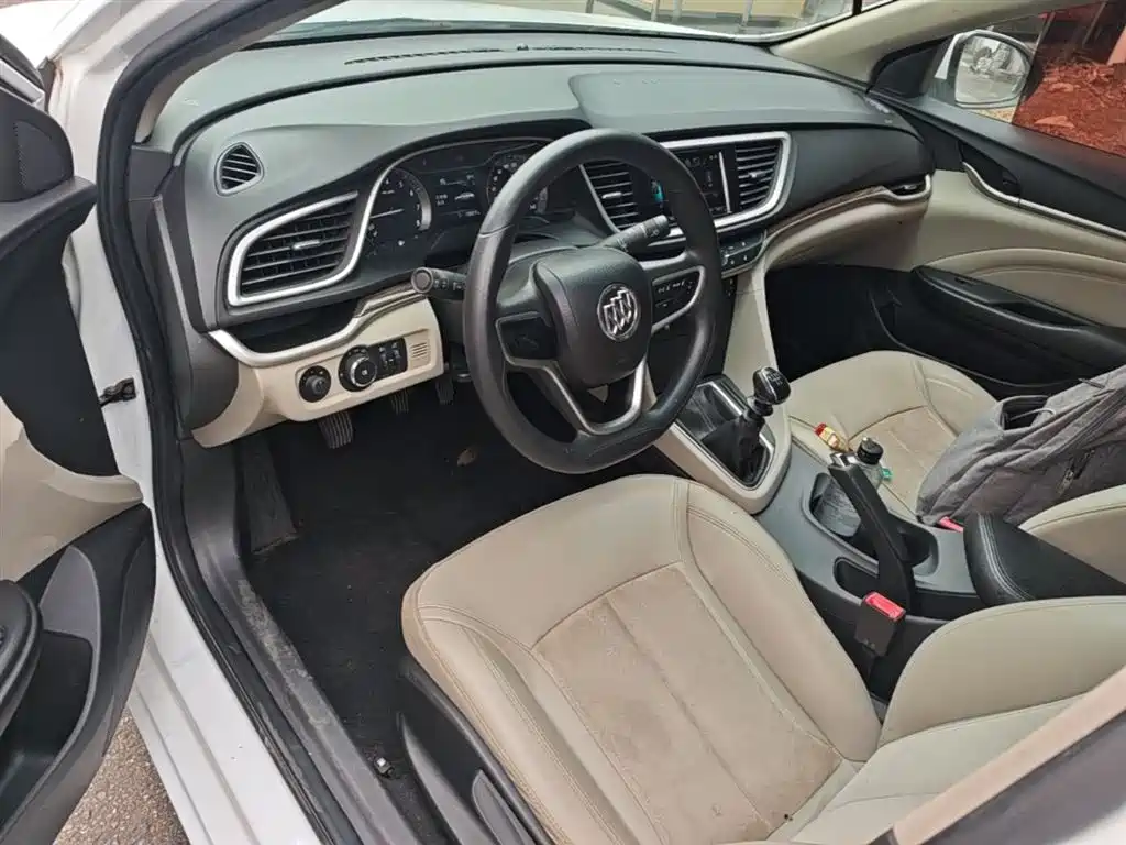 Buick Excelle 2015 — фото 10