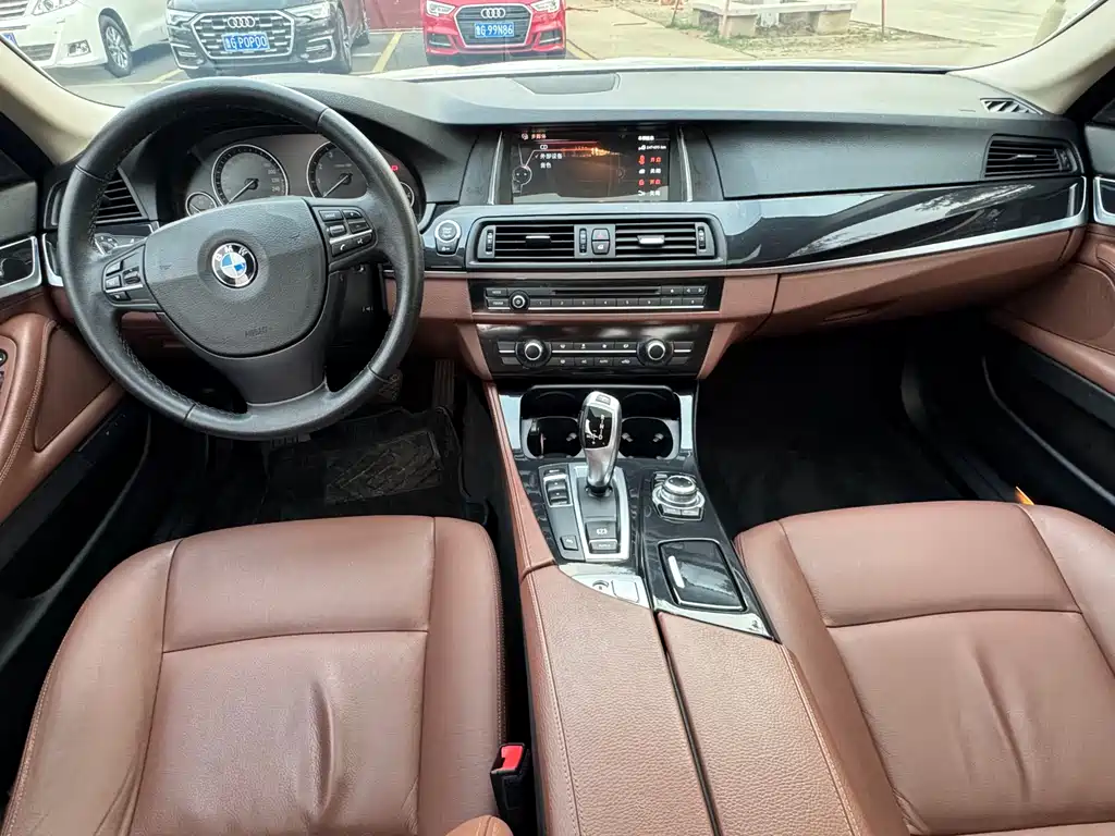 BMW 5 Series 2015 — фото 7