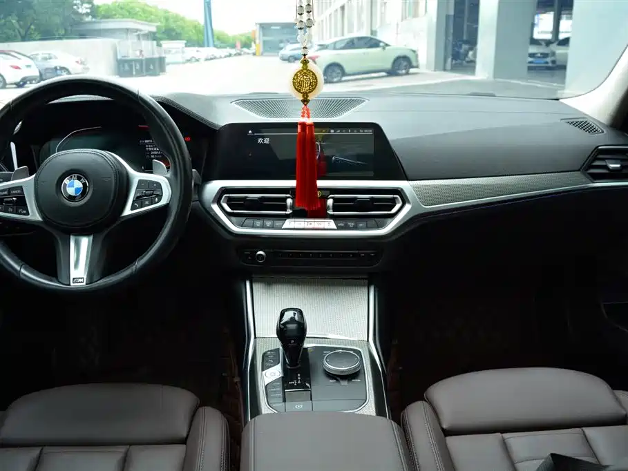 BMW 3 Series 2021 — фото 10