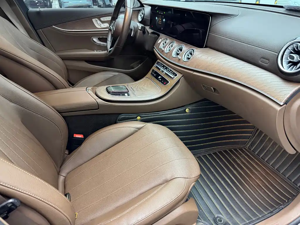 Mercedes-Benz E-Class 2020 — фото 12