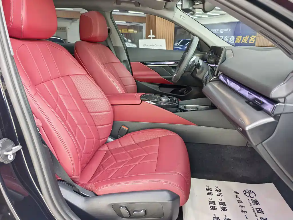 BMW 5 Series 2025 — фото 15