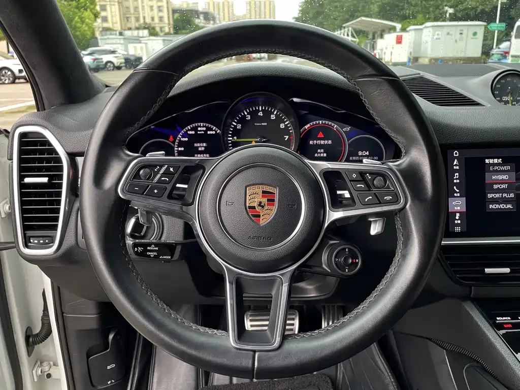 Porsche Cayenne New Energy 2019 — фото 9
