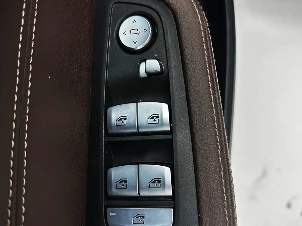 BMW 1 Series 2021 — фото 16
