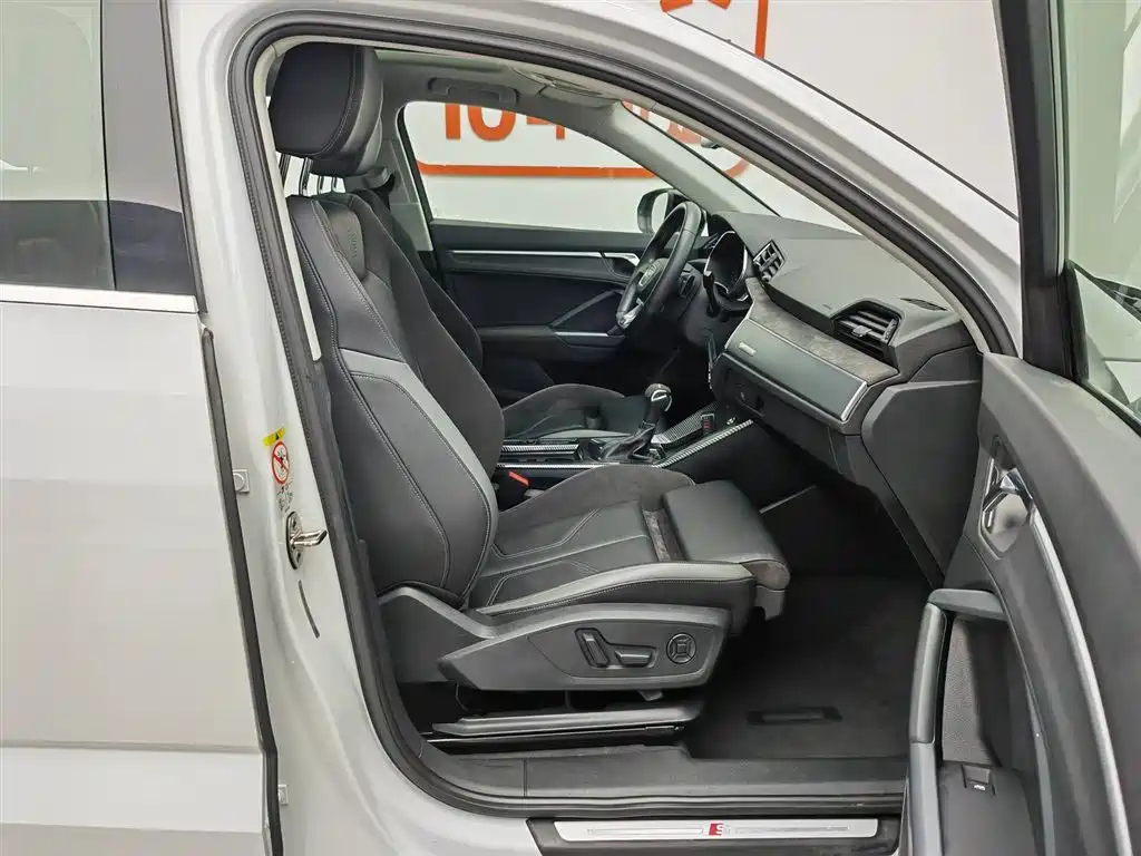 Audi Q3 Sportback 2021 — фото 23