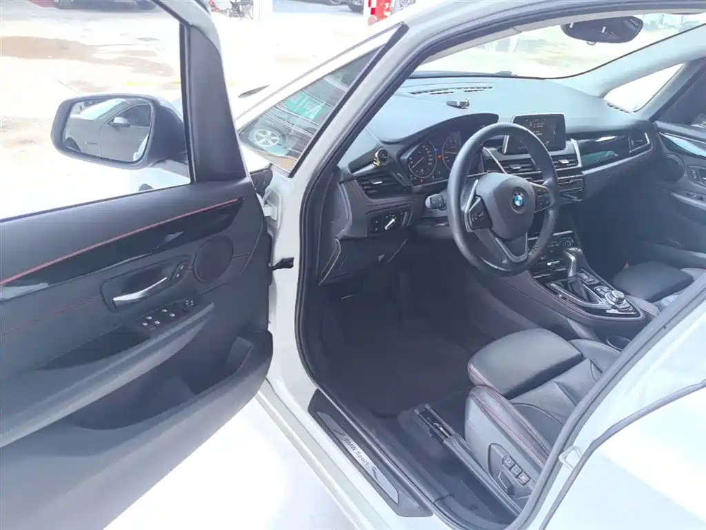 BMW 2 Series Active Tourer 2015 — фото 16