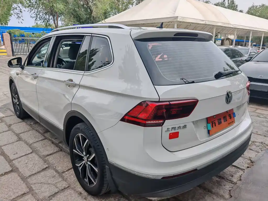 Volkswagen Tiguan L 2020 — фото 9