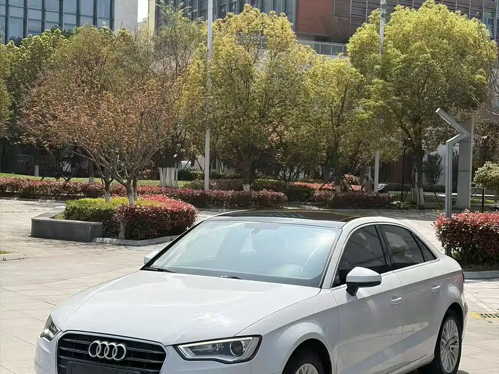Audi A3 2017 — фото 1