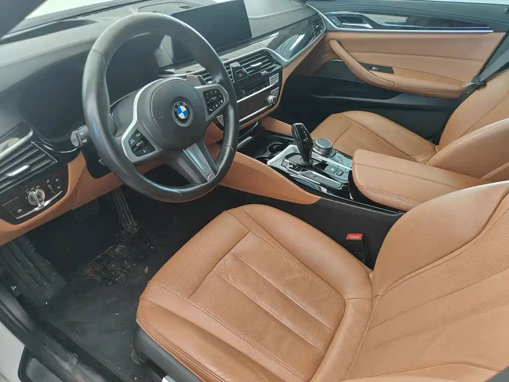 BMW 5 Series 2020 — фото 12