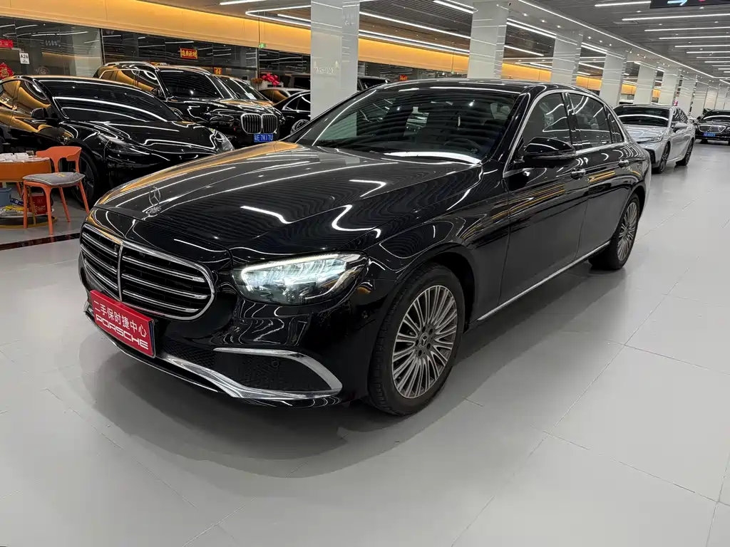 Mercedes-Benz E-Class 2022