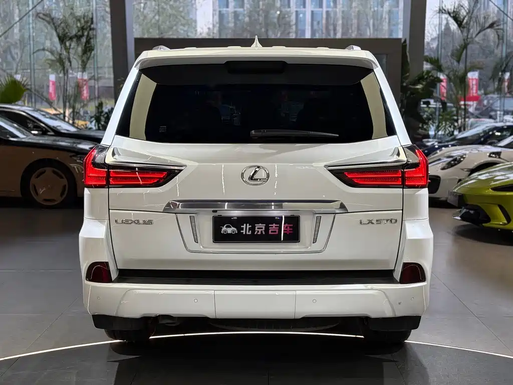 Lexus LX 2018 — фото 4