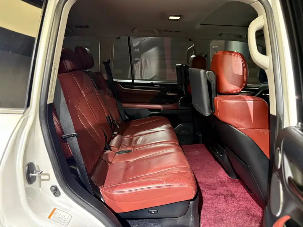 Lexus LX 2018 — фото 15