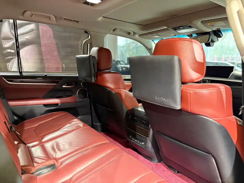 Lexus LX 2018 — фото 16