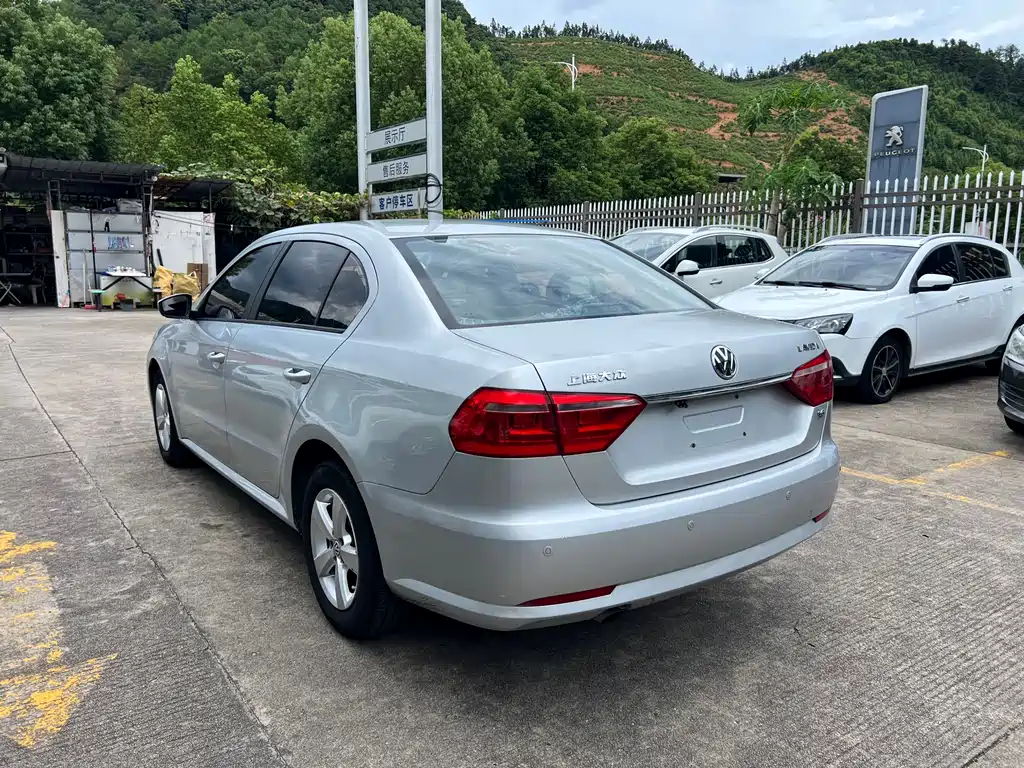 Volkswagen Lavida 2013
