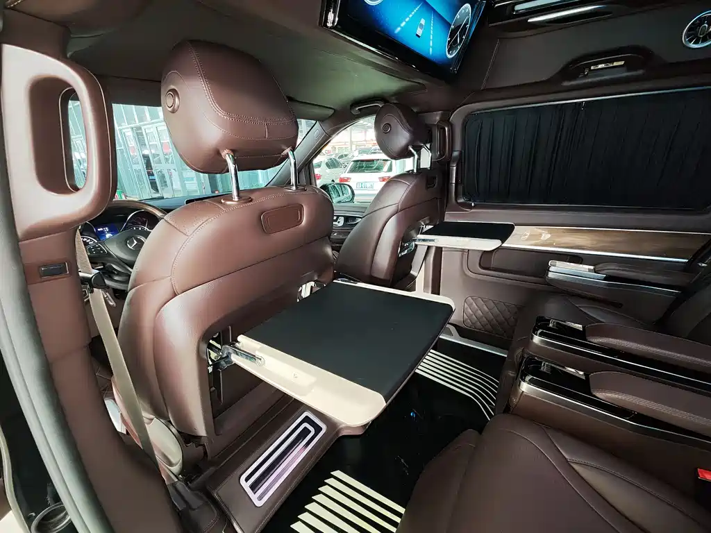 Mercedes-Benz V-Class 2022 — фото 22